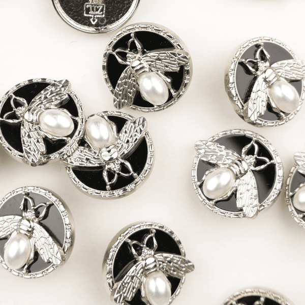 Bee Sølv - 18 mm Metall Knapp