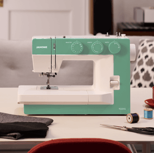 Hovedbilde Janome 1522 Smoky Green m/Trykkfotpakke og b&oslash;ttehattm&oslash;nster