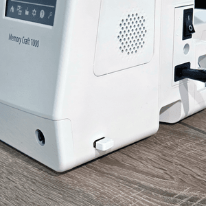 Hovedbilde USB 8GB Minnebrikke med Broderidesign