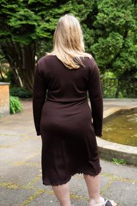 Hovedbilde Wavy Hem Dress x Slim Sleeve - Puff and Pencil