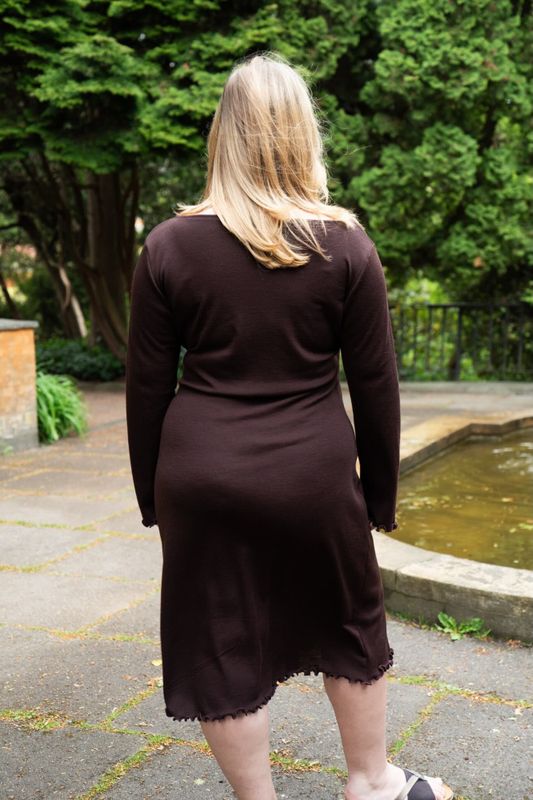 Wavy Hem Dress x Slim Sleeve - Puff and Pencil